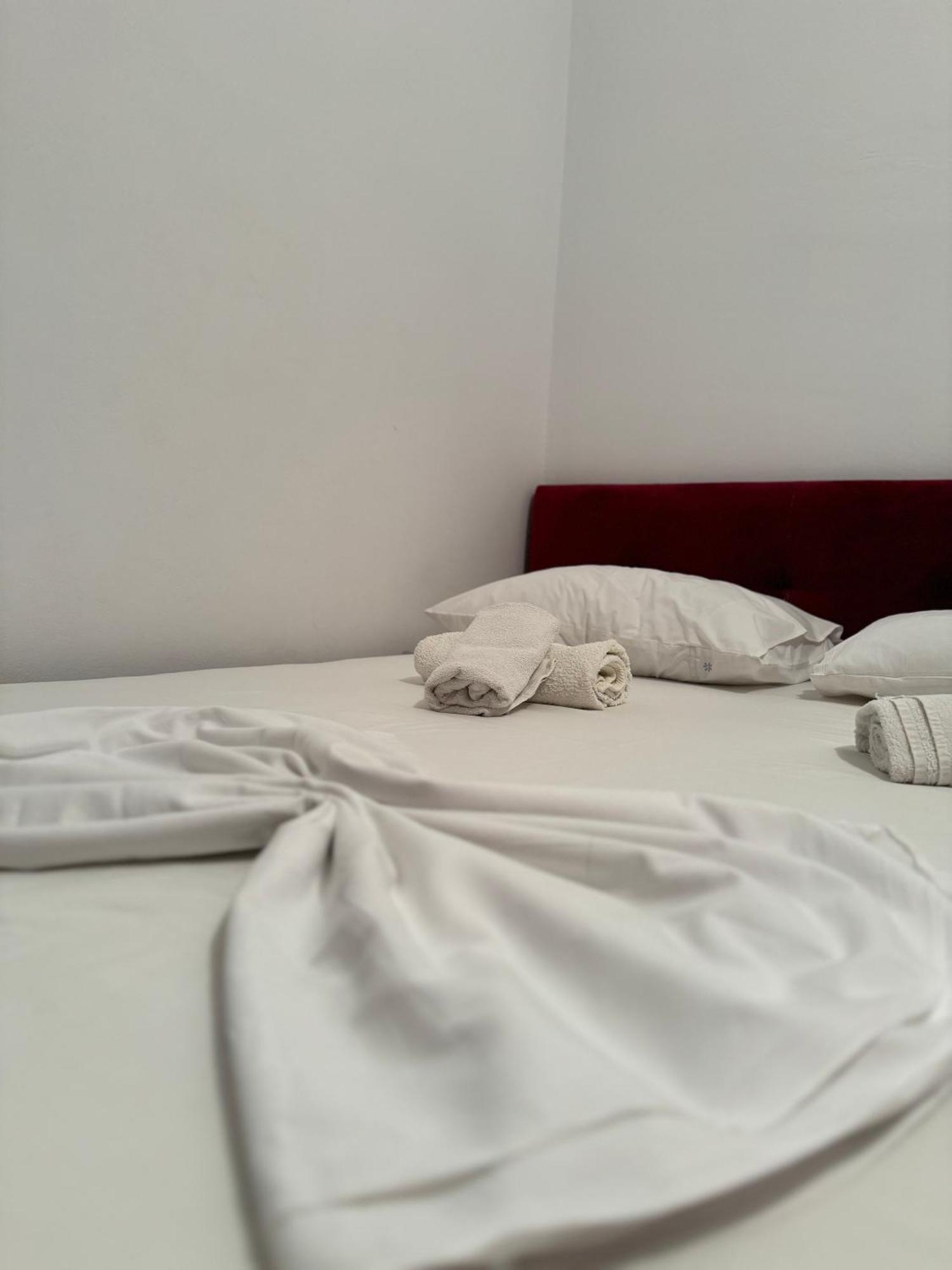 Melita Apartments Ksamil Esterno foto